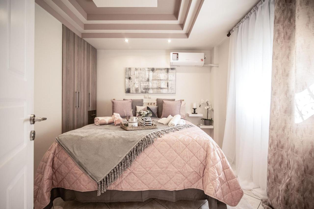 Appartamento 'The Ivory' House Project In Atene Esterno foto