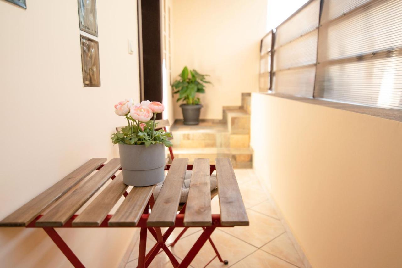 Appartamento 'The Ivory' House Project In Atene Esterno foto