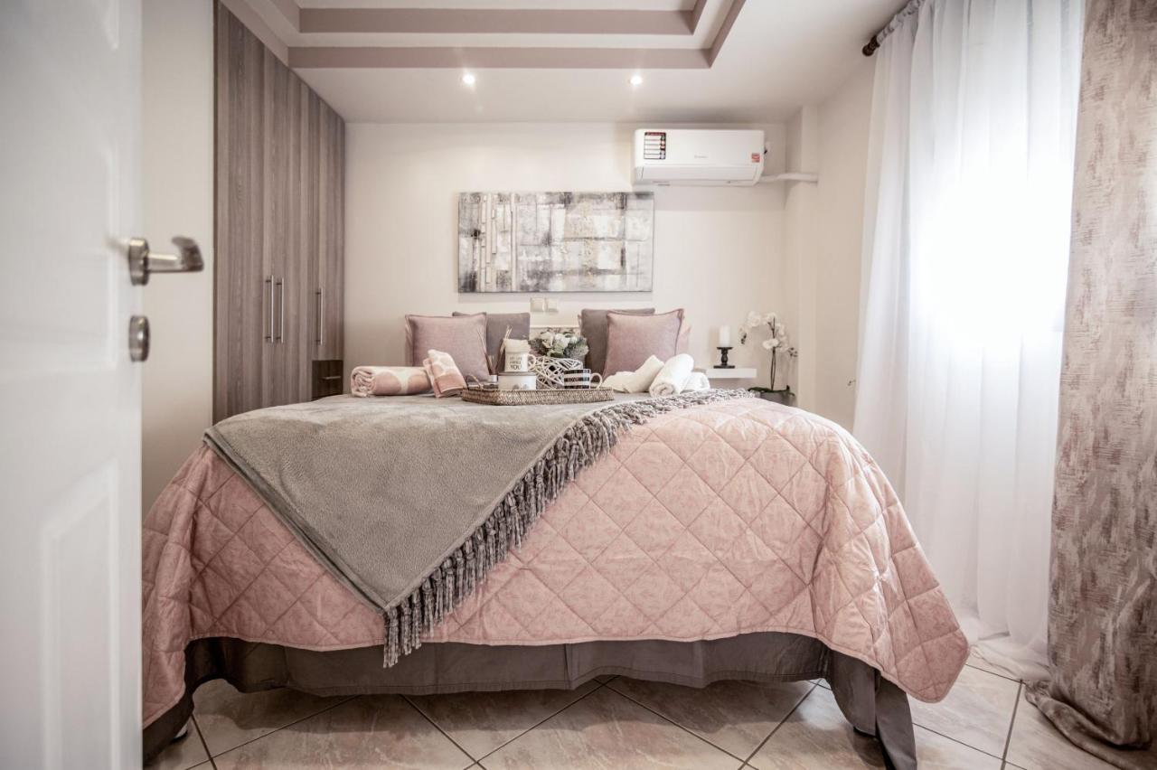 Appartamento 'The Ivory' House Project In Atene Esterno foto