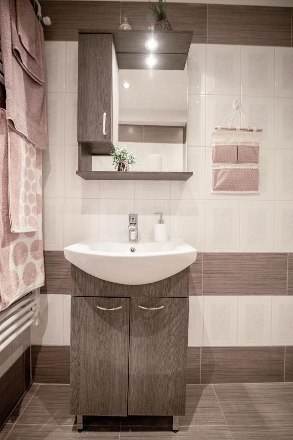Appartamento 'The Ivory' House Project In Atene Esterno foto